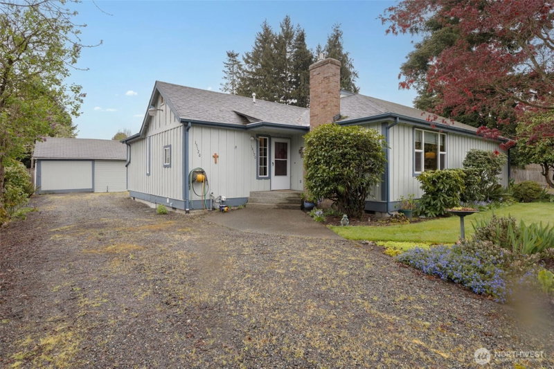 15120 Elm Street E photo 2