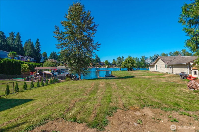 4739 Lakeridge Drive E photo 2
