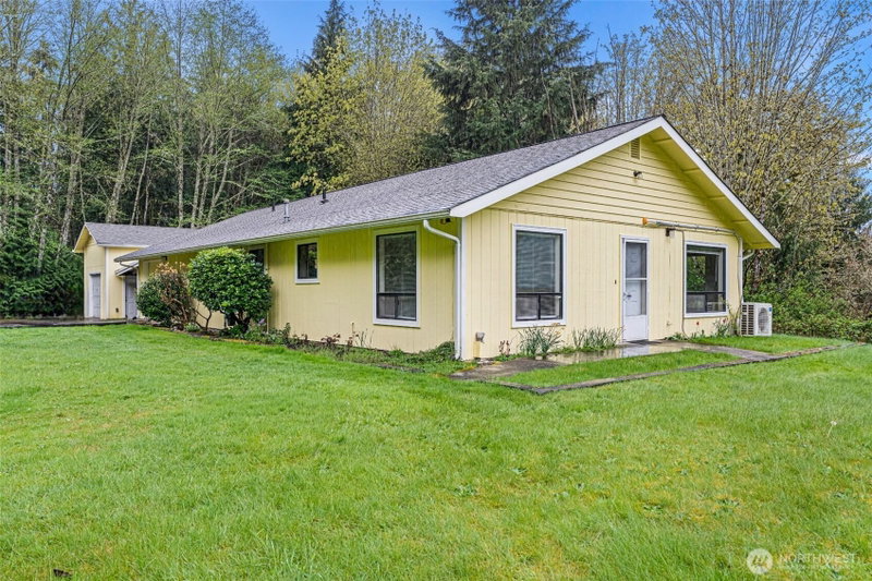 1376 Higher Ground Lane photo 1