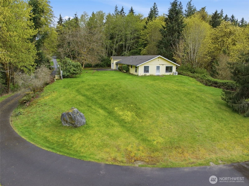 1376 Higher Ground Lane photo 2