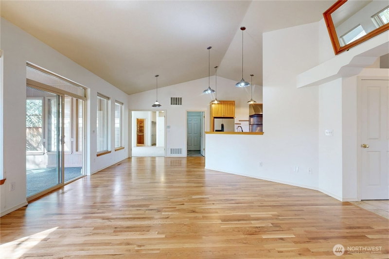 32 Parkwood Circle photo 2