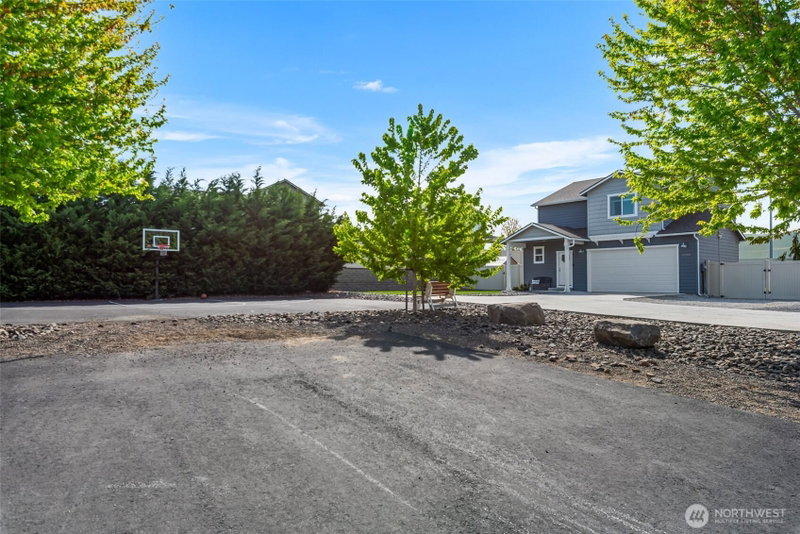 2250 SE Treat Street photo 37