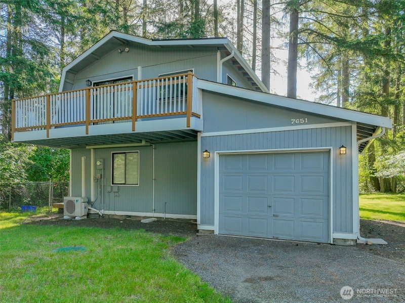 7651 Redstart Drive SE photo 2