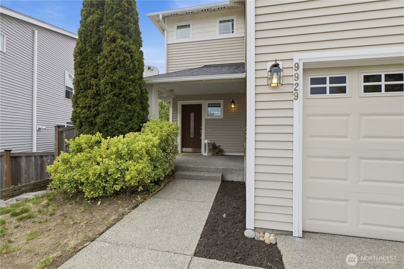 9929 195th Avenue E photo 2