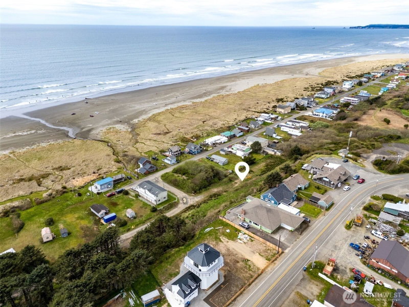 4784 Beach Lane photo 10