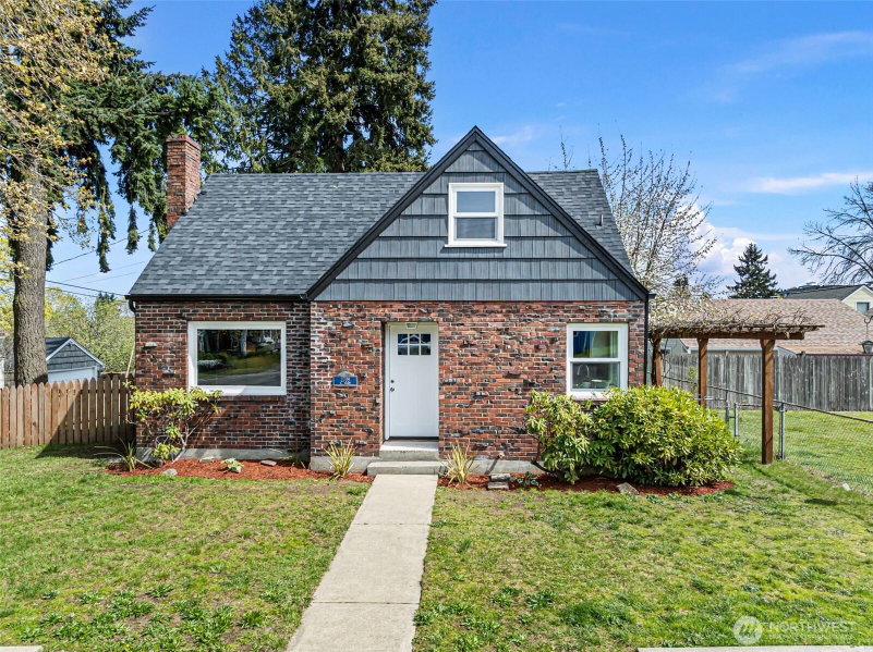 2709 N Mason Avenue photo 1