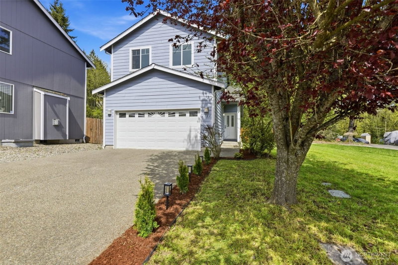 4604 20th Way NE photo 2
