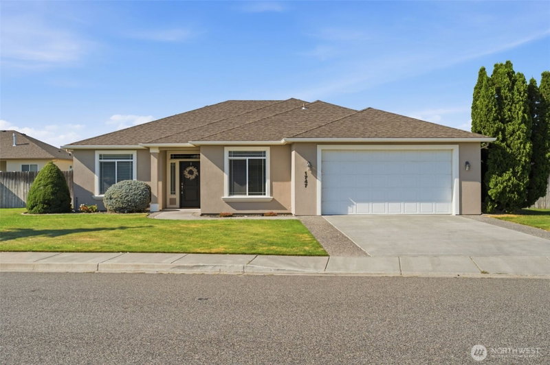 1747 Sunshine Ave photo 2