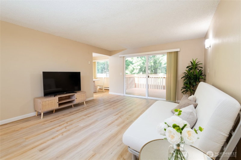 17302 NE 45th Street #101 photo 2