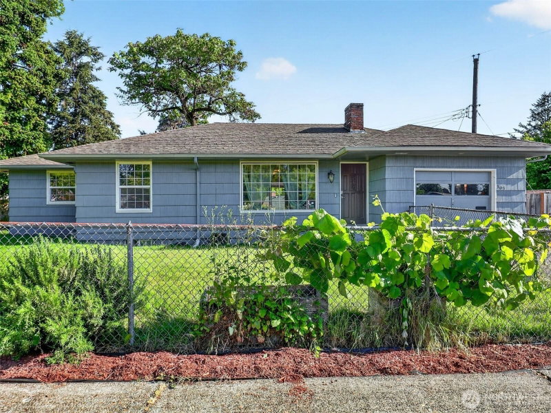 303 NW Hazel Dell Way photo 1