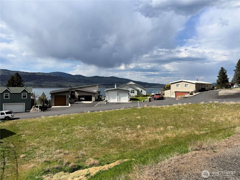 3317 Roosevelt Drive photo 2