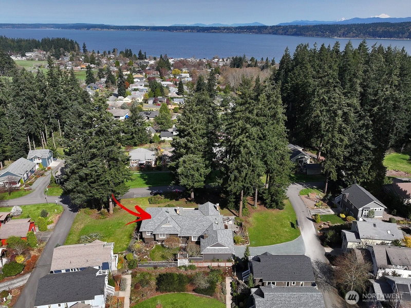 1093 Village Loop photo 2