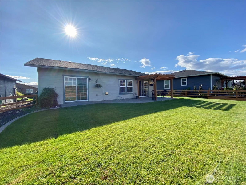 8021 Vialago Parkway photo 22