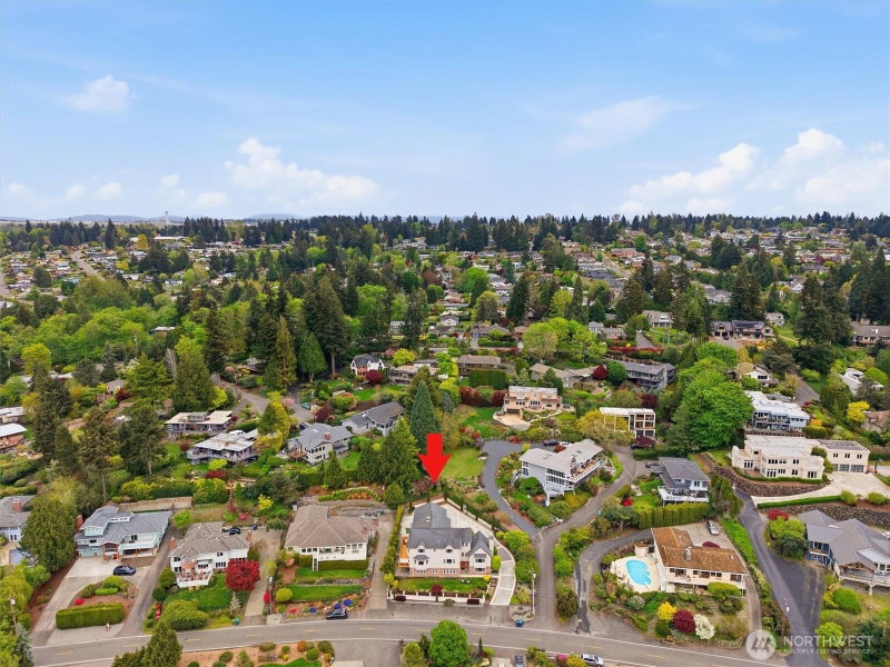 18124 Riviera Place SW photo 2