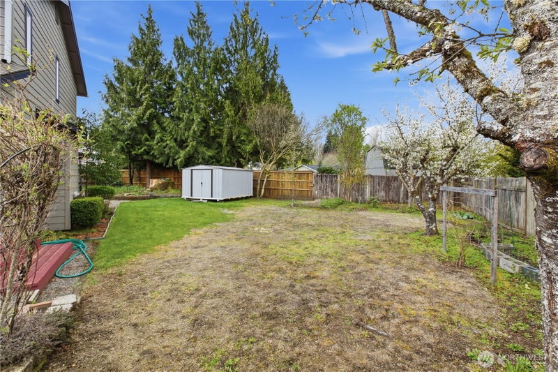565 Bell Court SE photo 34