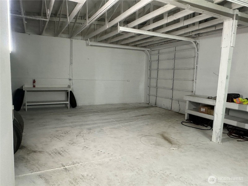 11022 Valley Avenue E photo 22
