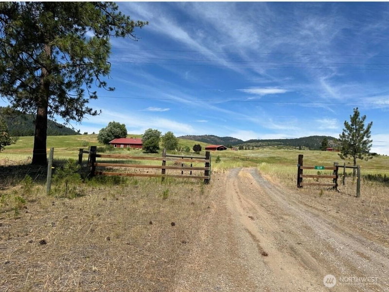 1239 Kewa Meteor Road photo 1