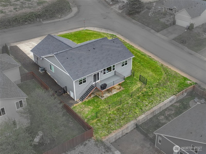 217 Hemlock Street photo 31