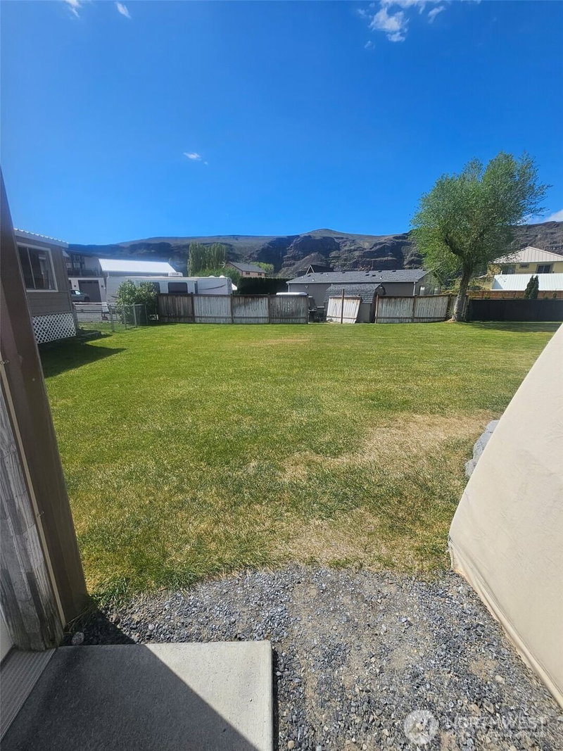 908 Hunter Avenue SW photo 5
