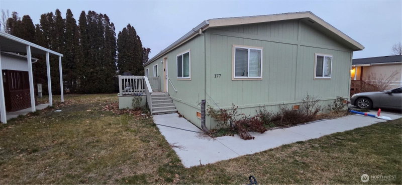 4815 Airway Drive NE #177 photo 2