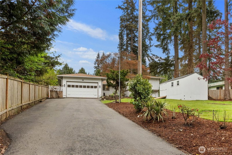 15212 Cascadian Way photo 2