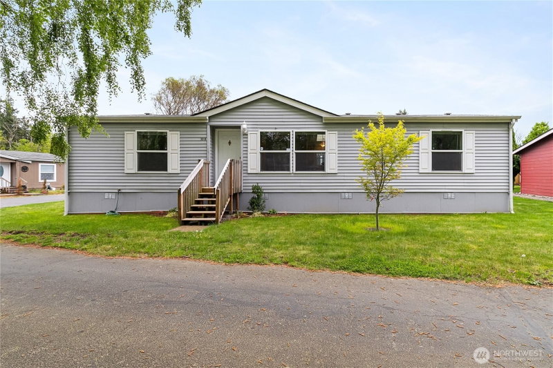 2350 Douglas Road #30B photo 1