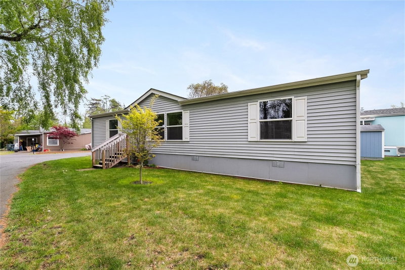 2350 Douglas Road #30B photo 2