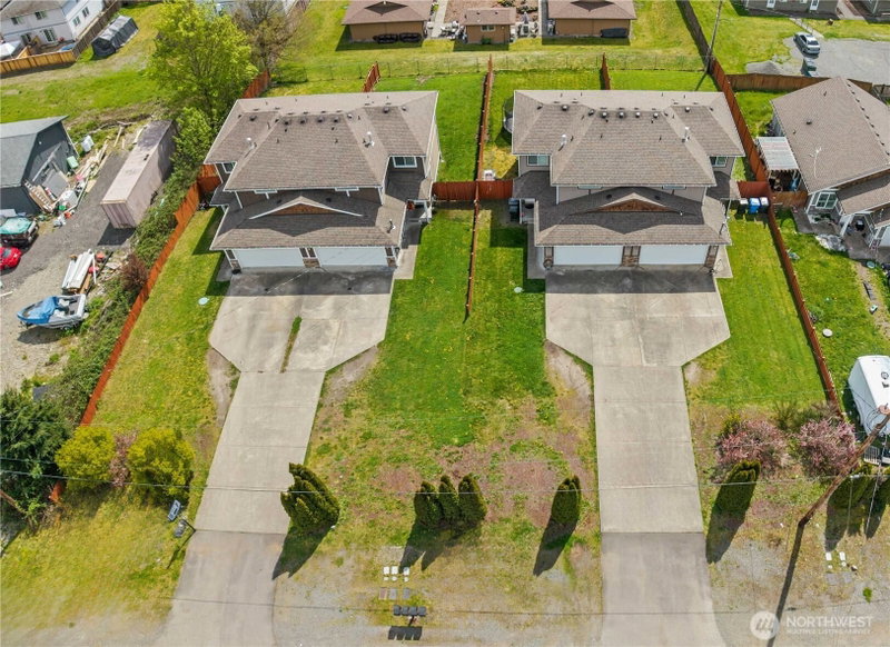 122 & 124 173rd Street E photo 21