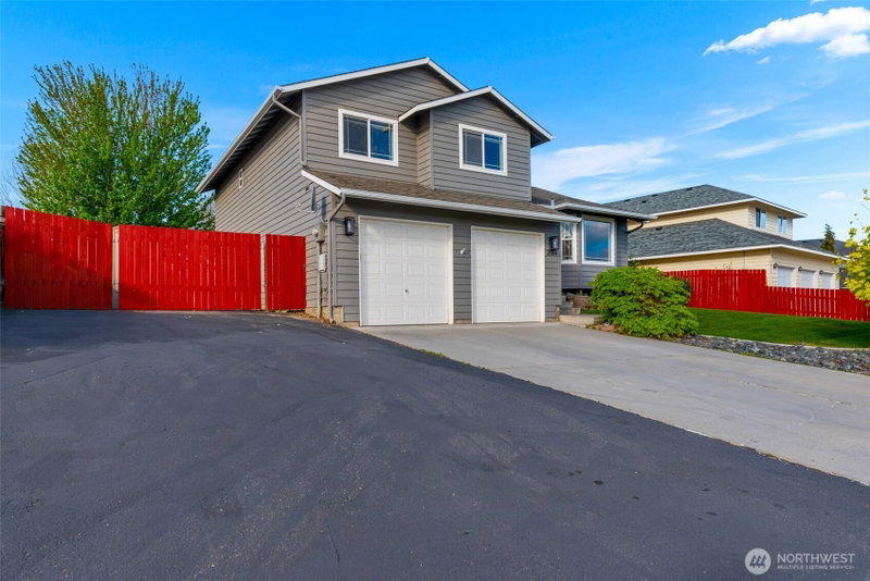2589 Aviation Drive photo 40