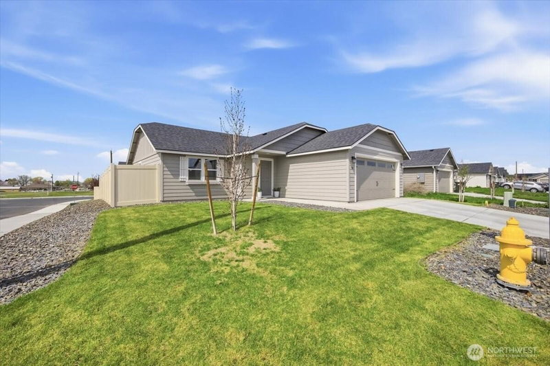 700 Regina Place photo 2