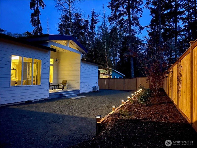 743 Wakina Loop SE photo 38