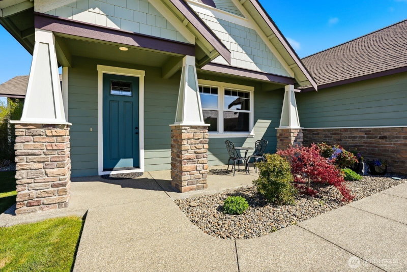 607 W Lilac Way photo 2