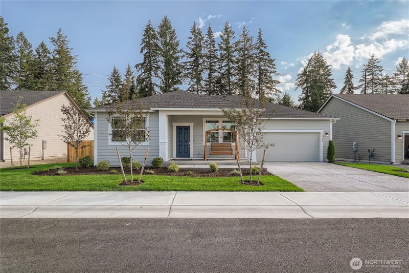 33 Moonshadow Lane photo 1