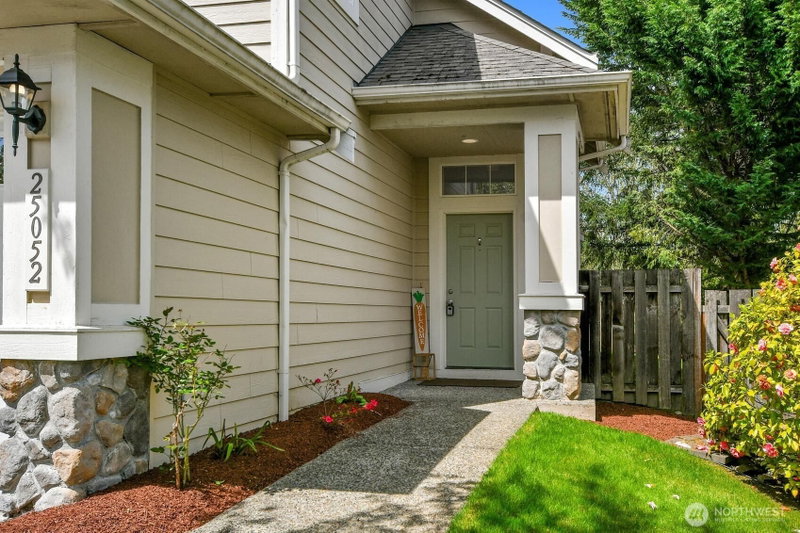 25052 SE 43rd Way photo 2