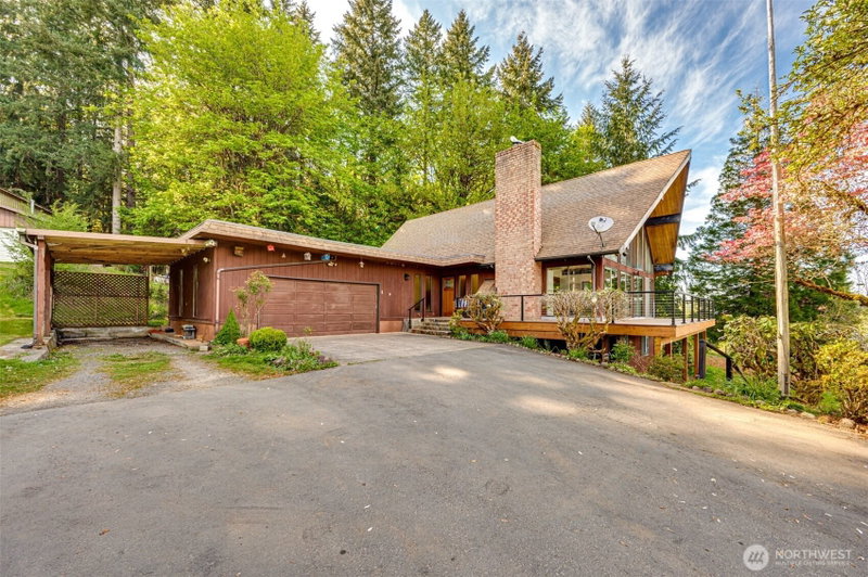 731 Carnine Road photo 2