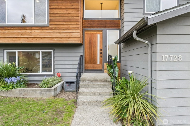 17728 161st Avenue SE photo 2