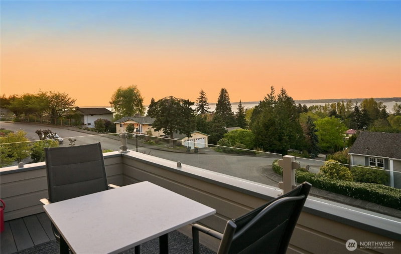220 Bayside Road photo 2