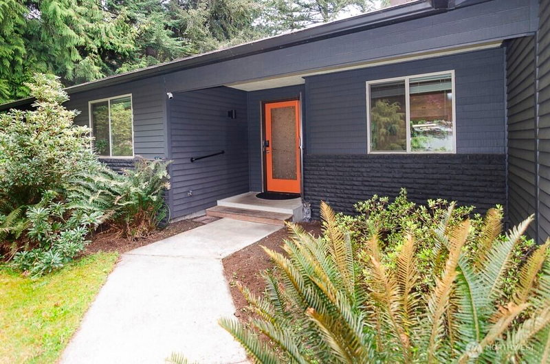 3519 Donnelly Drive SE photo 2