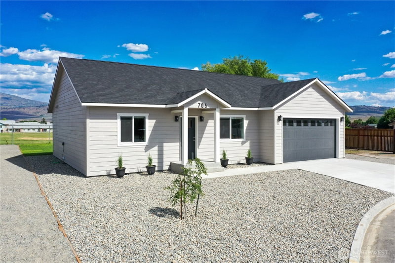 706 Petra Court photo 2