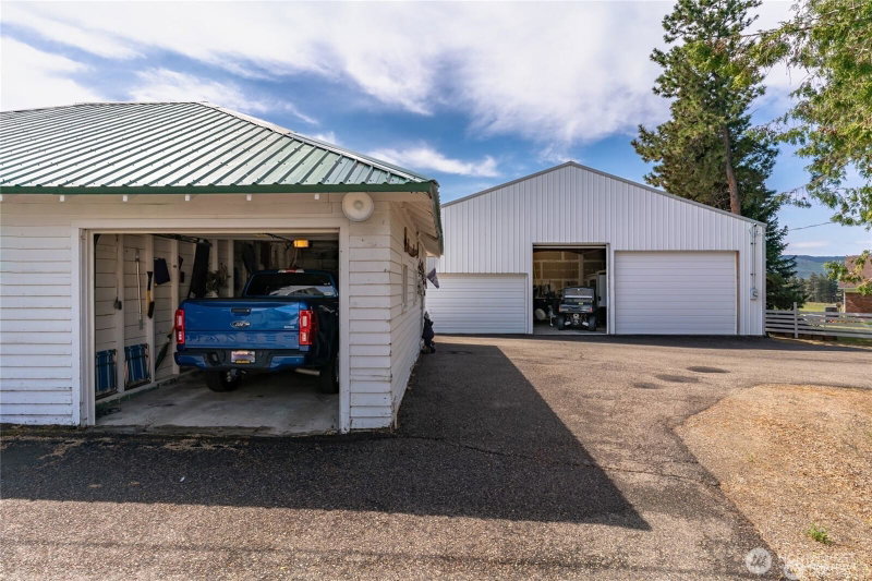 612 E Birch Street photo 2