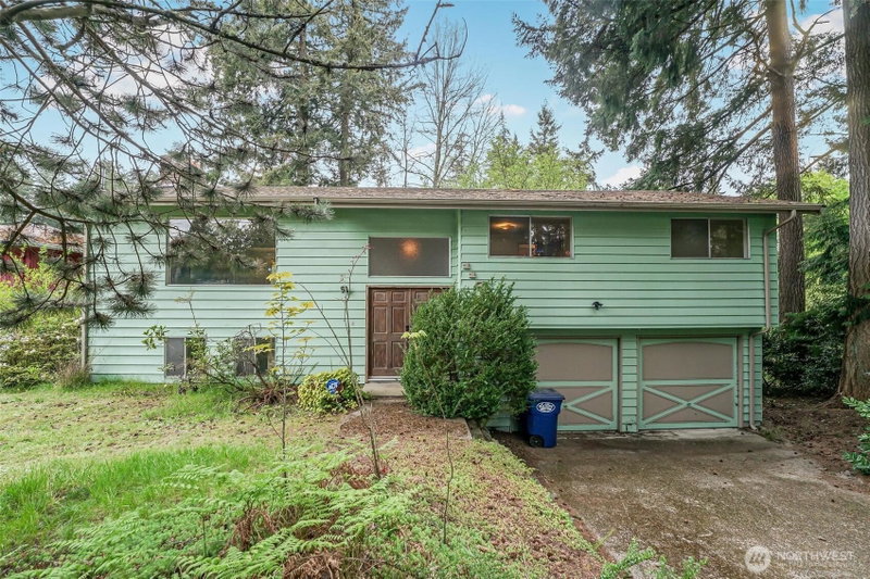 11704 92nd Avenue E photo 2