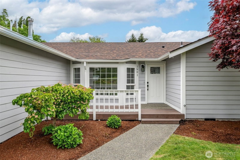 1901 12th Avenue SE photo 2