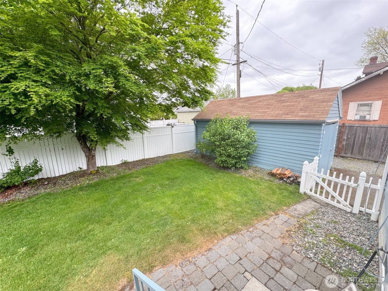 215 J Street SE photo 29