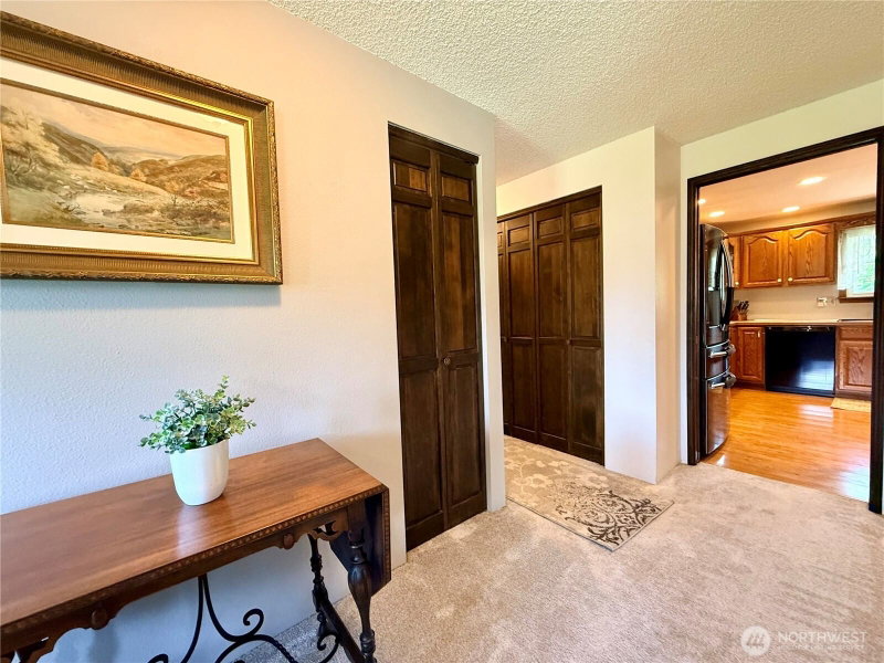106 Perkins Street N photo 2