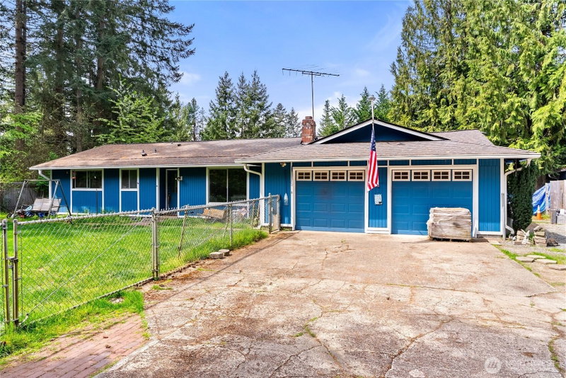 27404 93rd Ave Court E photo 1