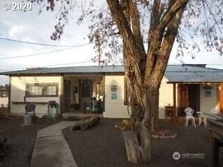 511 E Broadway Street photo 26