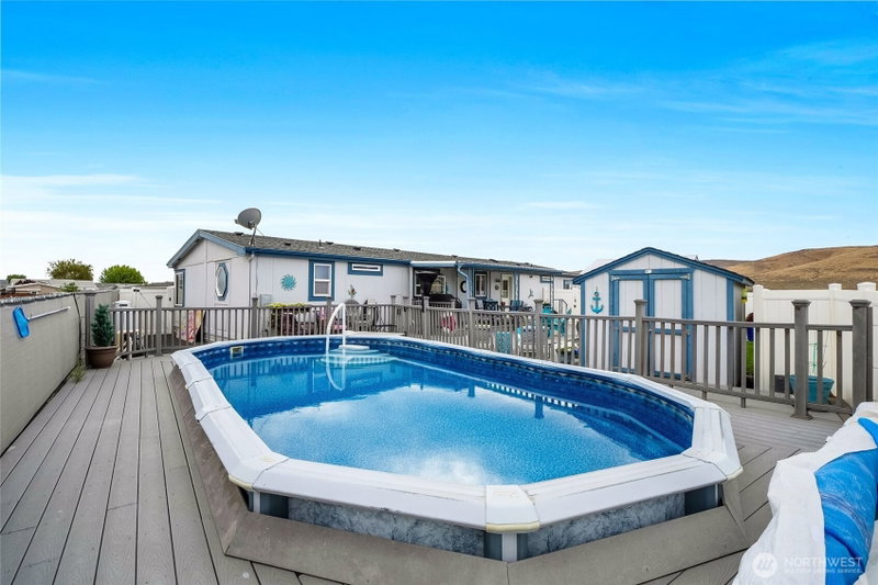 307 Hilltop Circle photo 40