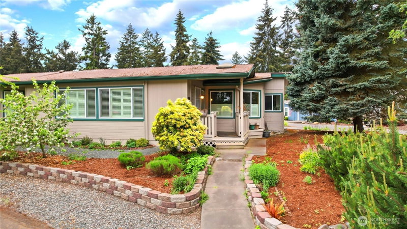 140 Frederick Drive photo 1