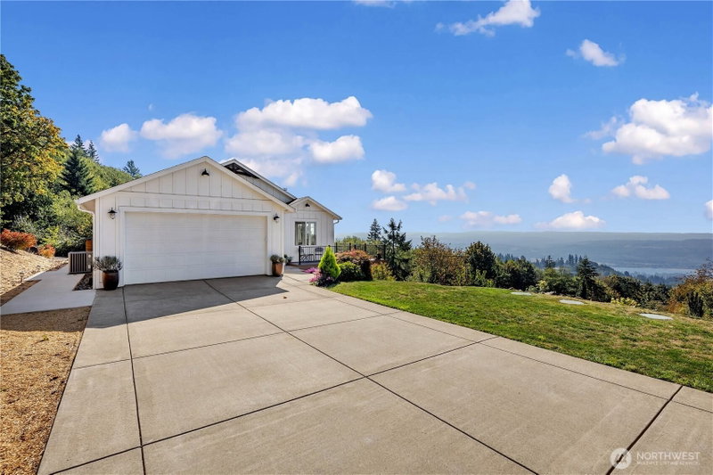 251 Shipview Road photo 2