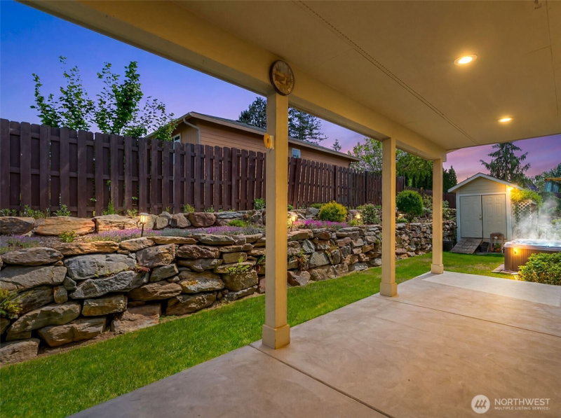 2125 Blackstone Court photo 2